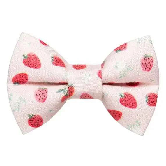 Shortcake Pink Bow Tie for Pets – Stylish Accessory for Cats and Dogs
